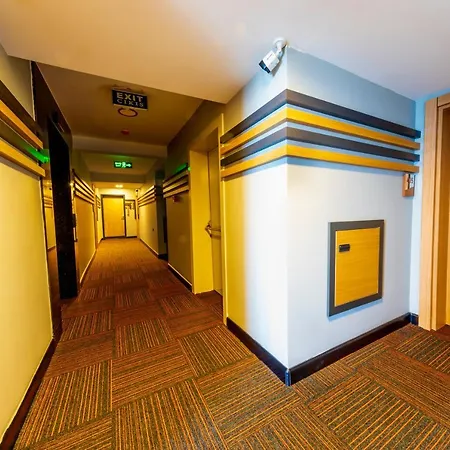 Sehrar Hotell 3*
